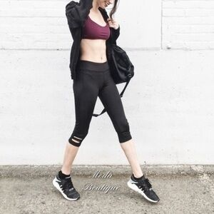 Black Cut Out Yoga Capris Leggings